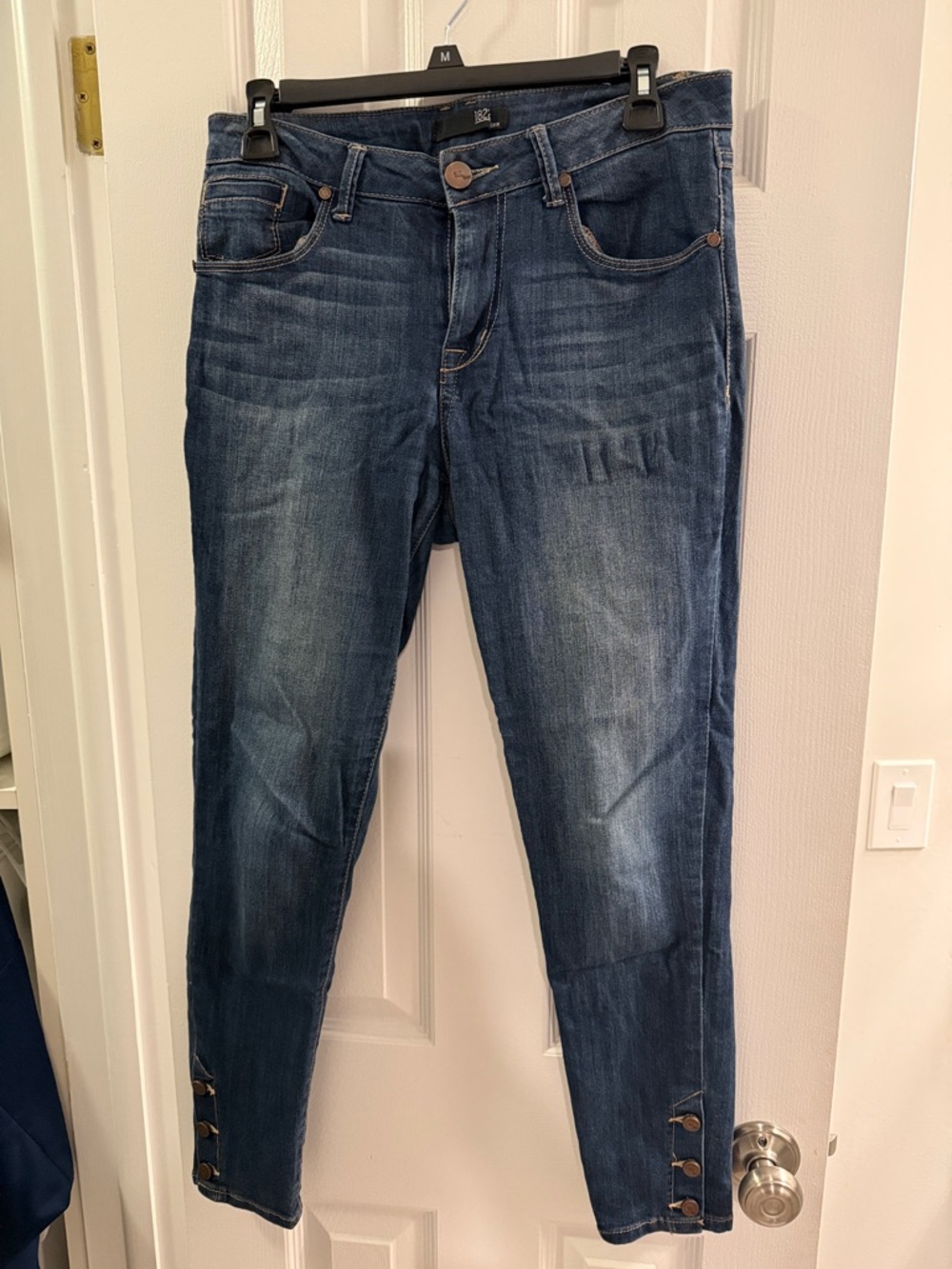 1822 Denim Dark Blue Ankle Jeans with Button Hem